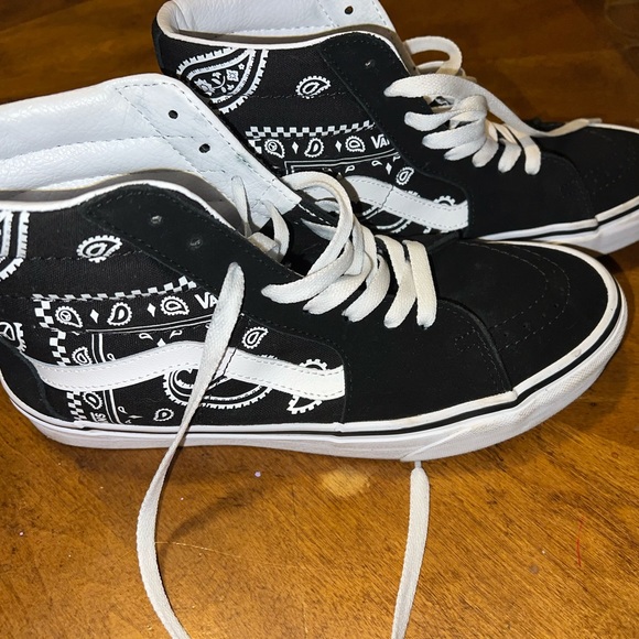 Vans - Picture 3 of 6